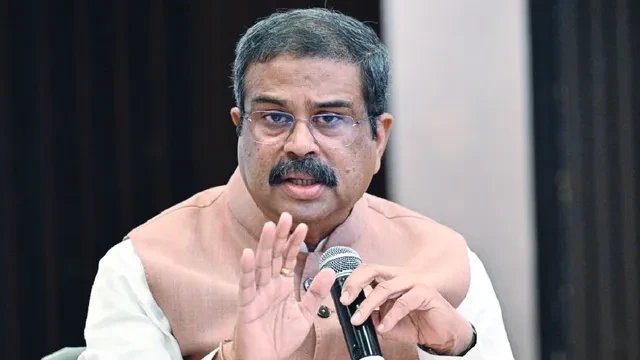 तीन-भाषा नीति विवाद: शिक्षा मंत्री धर्मेंद्र प्रधान बोले- सुप्रीम कोर्ट का फैसला होगा अंतिम