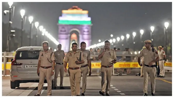 दिल्ली में बड़ी आतंकी साजिश नाकाम, ISI और अंडरवर्ल्ड से जुड़े 9 लोग गिरफ्तार