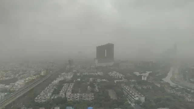 दिल्ली-एनसीआर में मौसम ने ली करवट, आंधी-बारिश से मिली राहत