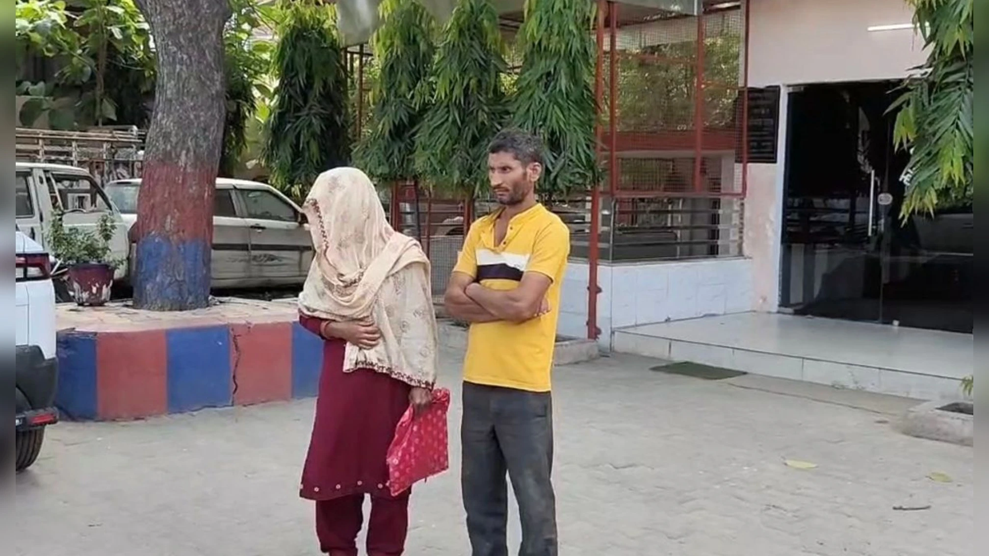 मुजफ्फरनगर में महिला ने लगाए अवैध वसूली और धमकी के आरोप