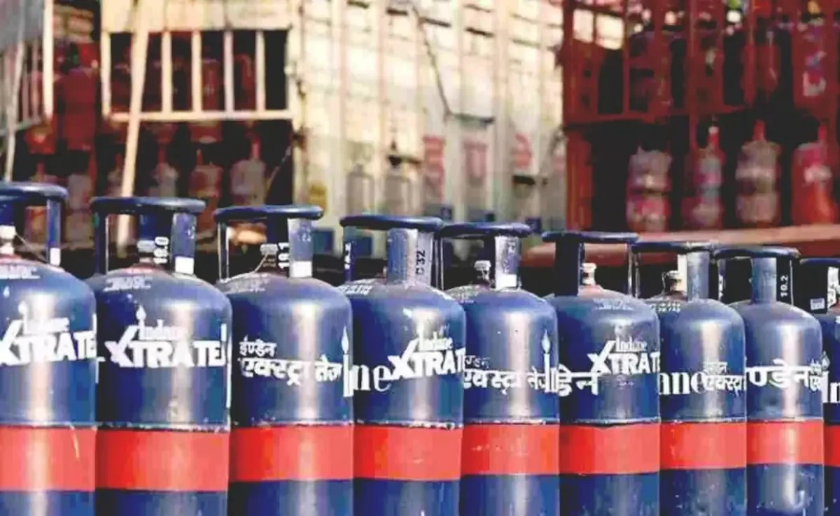 जून में गैस का झटका! कमर्शियल LPG सिलिंडर के दाम बढ़े