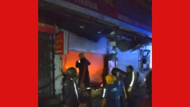 हल्द्वानी में वाइन शॉप में भीषण आग, करोड़ों का नुकसान