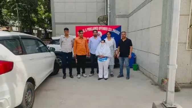 5 साल से फरार महिला गिरफ्तार, पहचान बदलकर दिल्ली के स्पा सेंटर में कर रही थी नौकरी