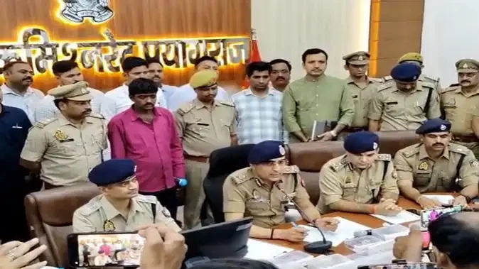 प्रयागराज हत्याकांड का खुलासा, बेटे ने रची थी परिवार की हत्या की साजिश