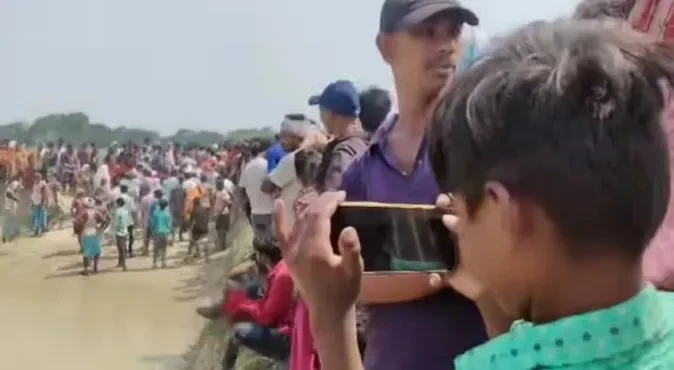 मधुबनी में दर्दनाक हादसा, जेसीबी के गड्ढे में डूबे 7 बच्चे