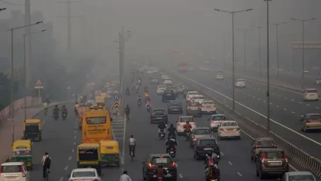 दिल्ली एनसीआर में पुराने ट्रक-बस होंगे चरणबद्ध तरीके से बाहर, ईवी को मिलेगा बढ़ावा