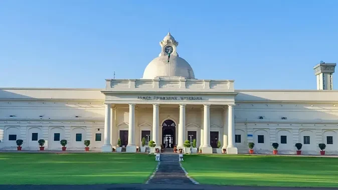 जेईई एडवांस्ड का डेटा लीक मामला, रातभर मंत्रालय और आईआईटी में चला मंथन