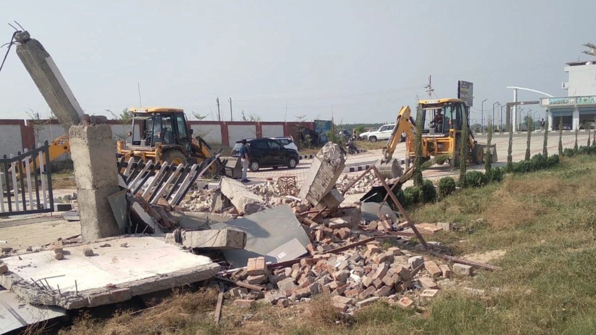 शामली में अवैध कॉलोनियों पर MDA की बड़ी कार्रवाई, 9 बीघा प्लॉटिंग ध्वस्त