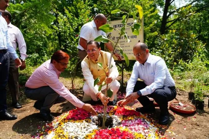 देहरादून में 3-बी गार्डन का शुभारंभ, सीएम धामी ने किया पौधारोपण
