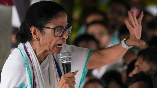 'ममता ही सर्वोच्च नेता हैं', TMC के बागी गुट में फूट