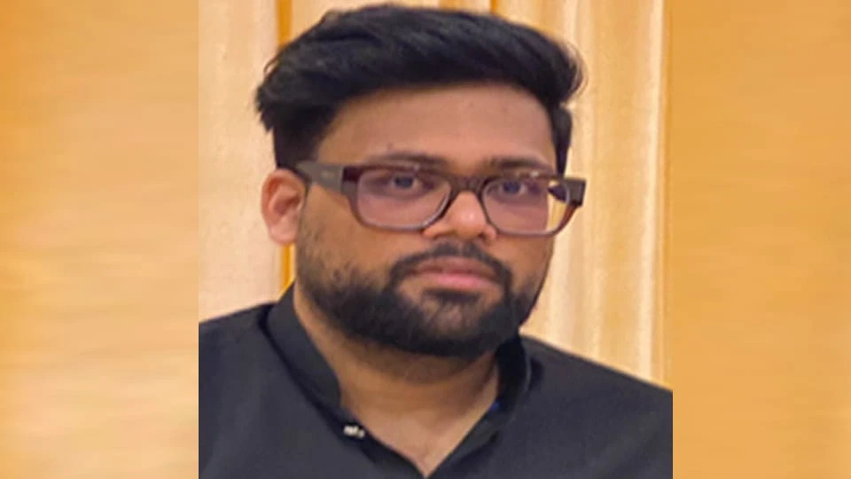 कानपुर: होटल के कमरे में फंदे से लटका मिला कांग्रेस नेता के बेटे का शव, मचा हड़कंप