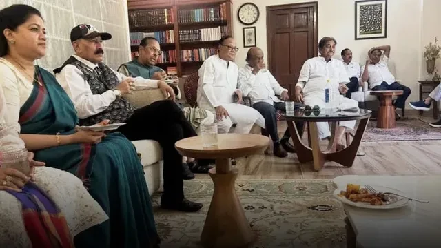 भूपेंद्र यादव से मिलने पहुंचे टीएमसी के 14 बागी सांसद, शुभेंदु अधिकारी भी मौजूद
