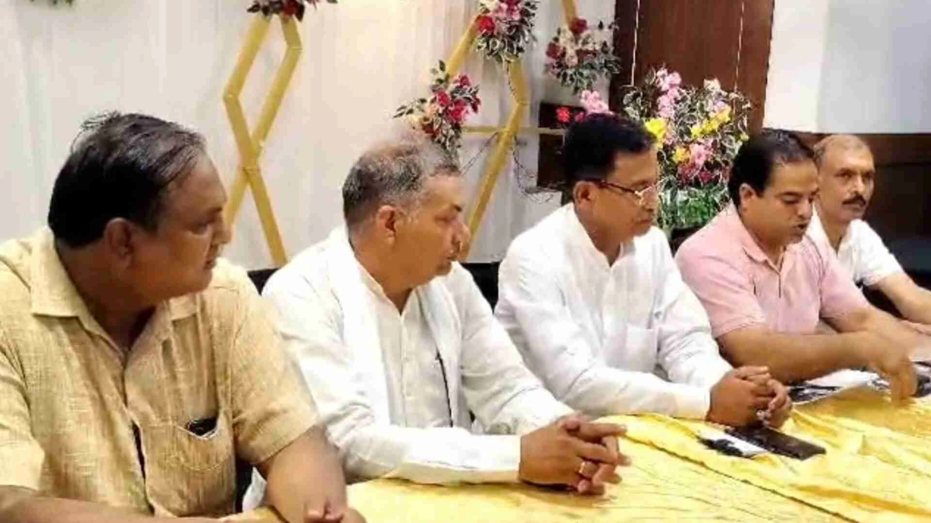 मुजफ्फरनगर: डग्गामार वाहनों पर रोक की मांग, बस संचालकों ने उठाई आवाज