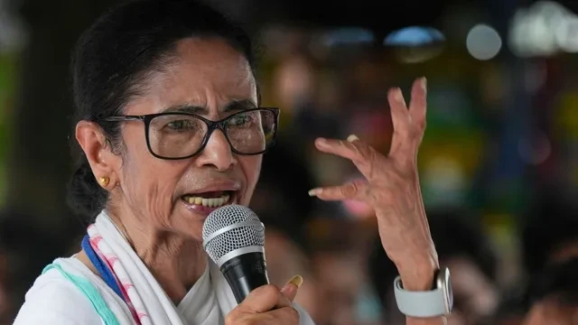 ममता बनर्जी पर FIR दर्ज, 2026 के भाषण में सांप्रदायिक टिप्पणी का आरोप