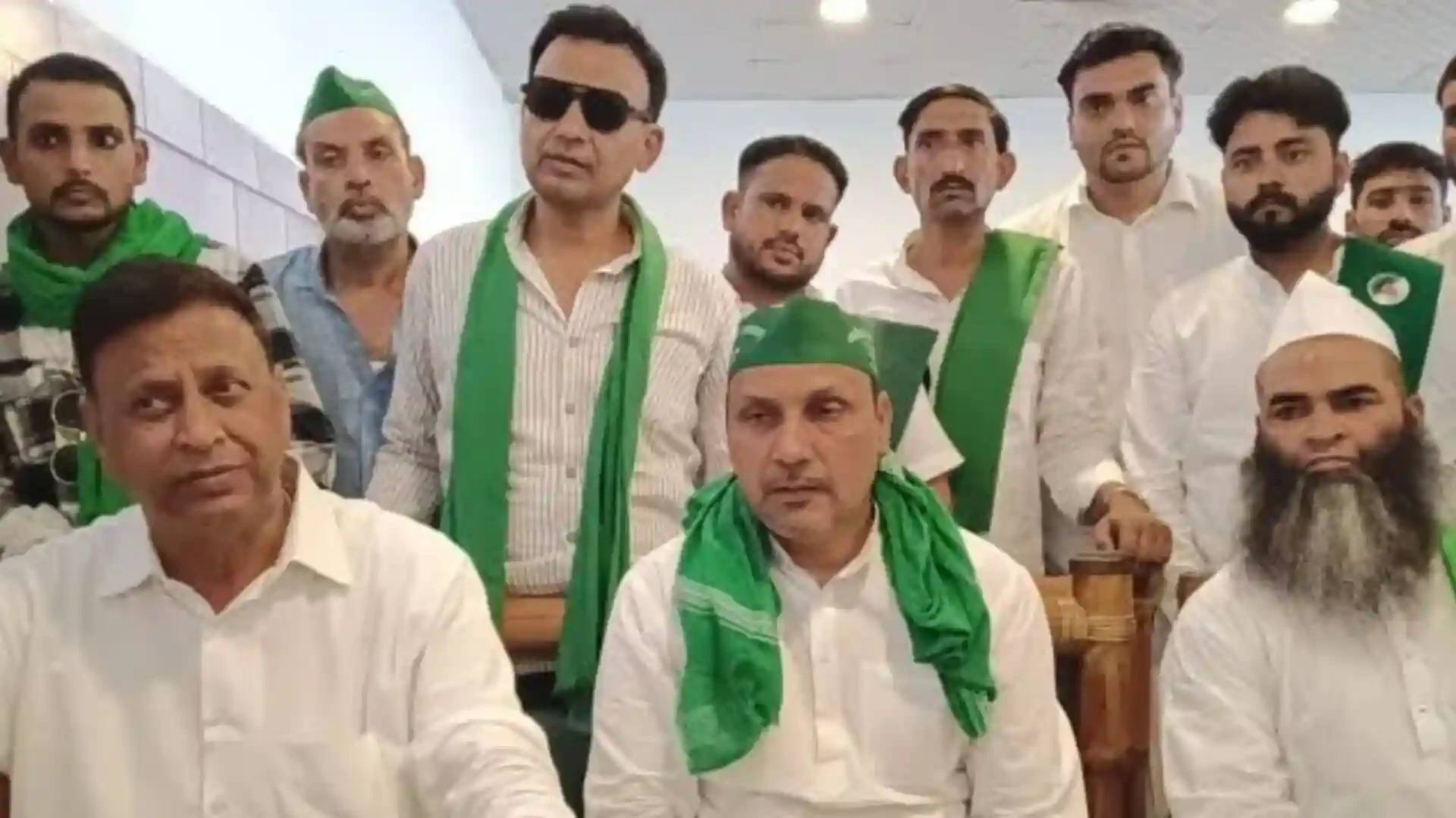 भाकियू अंबावता का केंद्र पर हमला, बोले- किसान और युवा आज भी परेशान