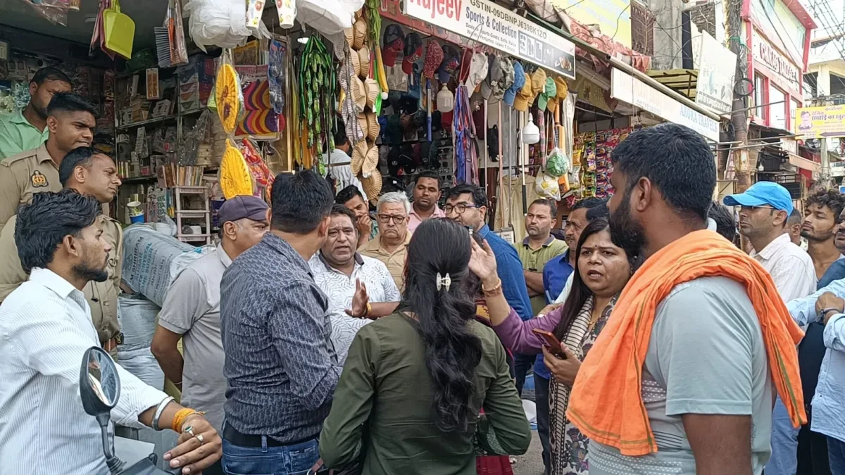 मुजफ्फरनगर: सिंगल यूज प्लास्टिक के खिलाफ अभियान तेज, संयुक्त टीम ने की छापेमारी