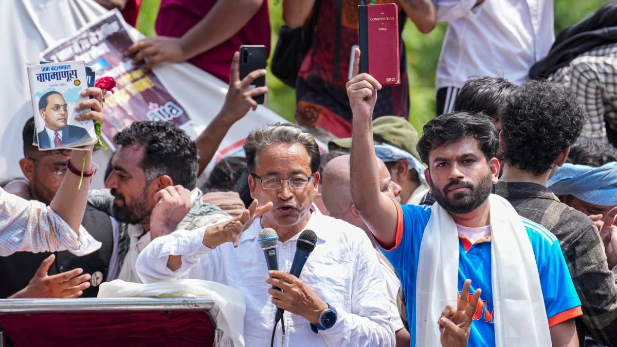 NEET पेपर लीक के खिलाफ हैदराबाद में CJP का प्रदर्शन, सोनम वांगचुक भी हुए शामिल