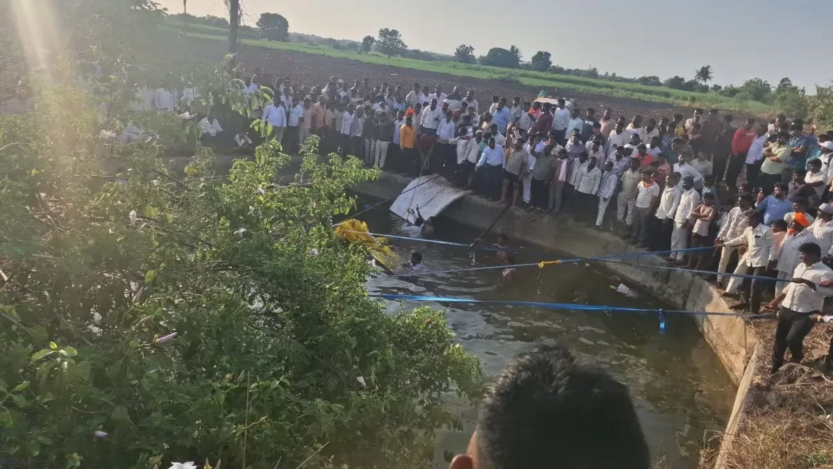 महाराष्ट्र में बड़ा हादसा: श्रद्धालुओं से भरी पिकअप कुएं में गिरी, 8 की दर्दनाक मौत
