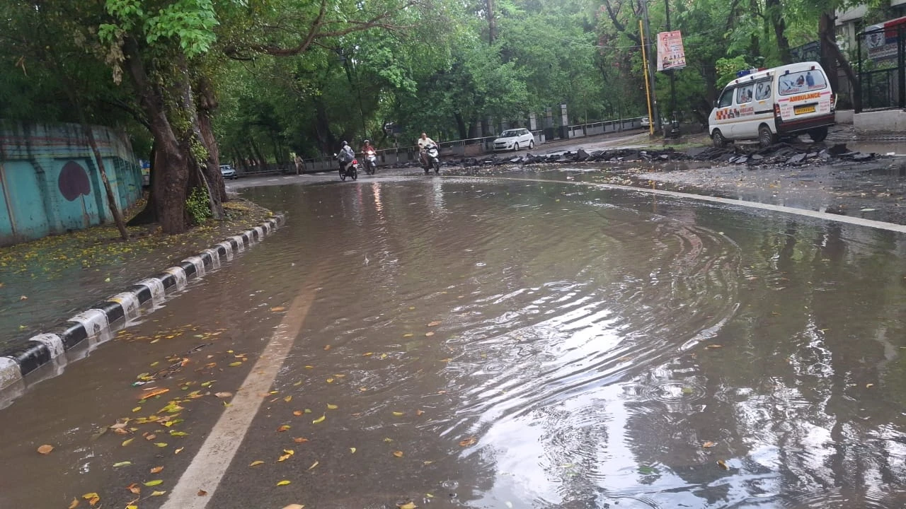 एनसीआर में बारिश का कहर: दिल्ली-गुरुग्राम में जलभराव, ट्रैफिक प्रभावित