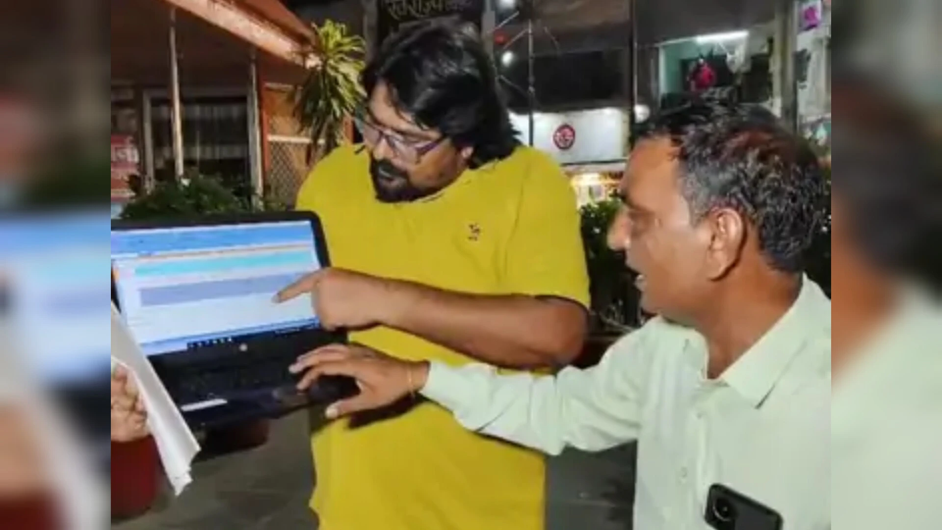 मुजफ्फरनगर: लकड़ी प्रकाष्ठ टेंडर में हेरफेर के आरोप, ठेकेदार बोले- सिस्टम में हो रही गड़बड़ी