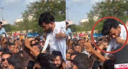 जयपुर में प्रदर्शन के दौरान CJP संस्थापक अभिजीत दीपके को मारा थप्पड़, हंगामा