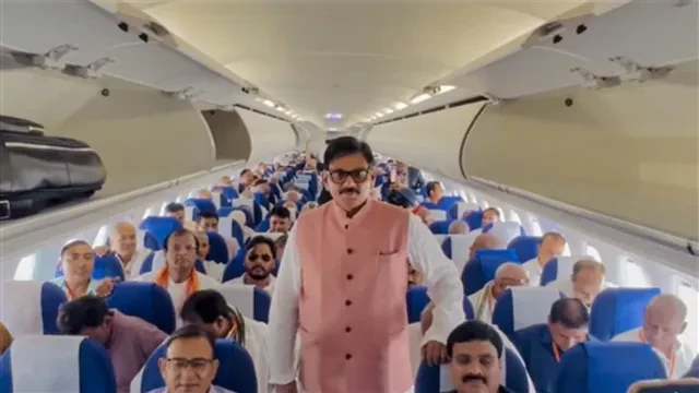 जेवर एयरपोर्ट पर शुरू हुई कमर्शियल उड़ानें, 170 किसान बने पहले यात्री