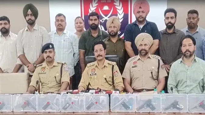 पटियाला: गैंगस्टर गोल्डी ढिल्लों गैंग के 5 गुर्गे गिरफ्तार, 10 पिस्तौल बरामद