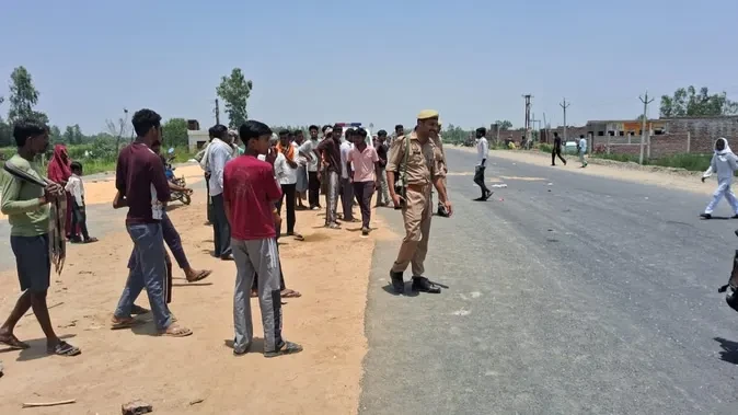 बदायूं: ट्रैक्टरों की रेस बनी मौत का कारण, 6 महिलाओं की दर्दनाक मौत