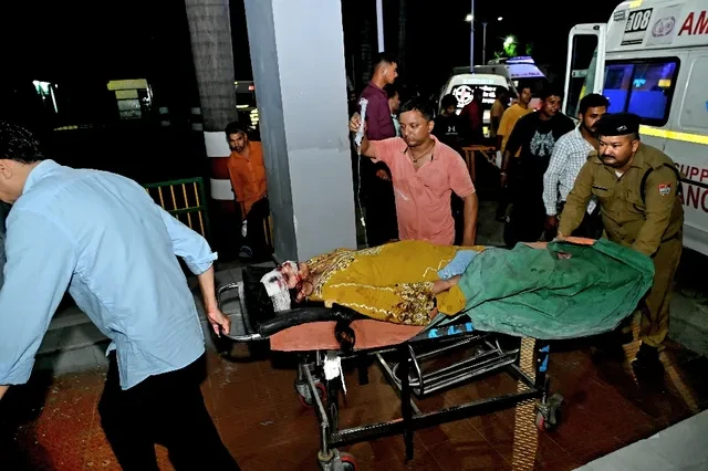 नैनीताल से लौट रहे पर्यटकों की गाड़ी खाई में गिरी, दो महिलाओं की मौत