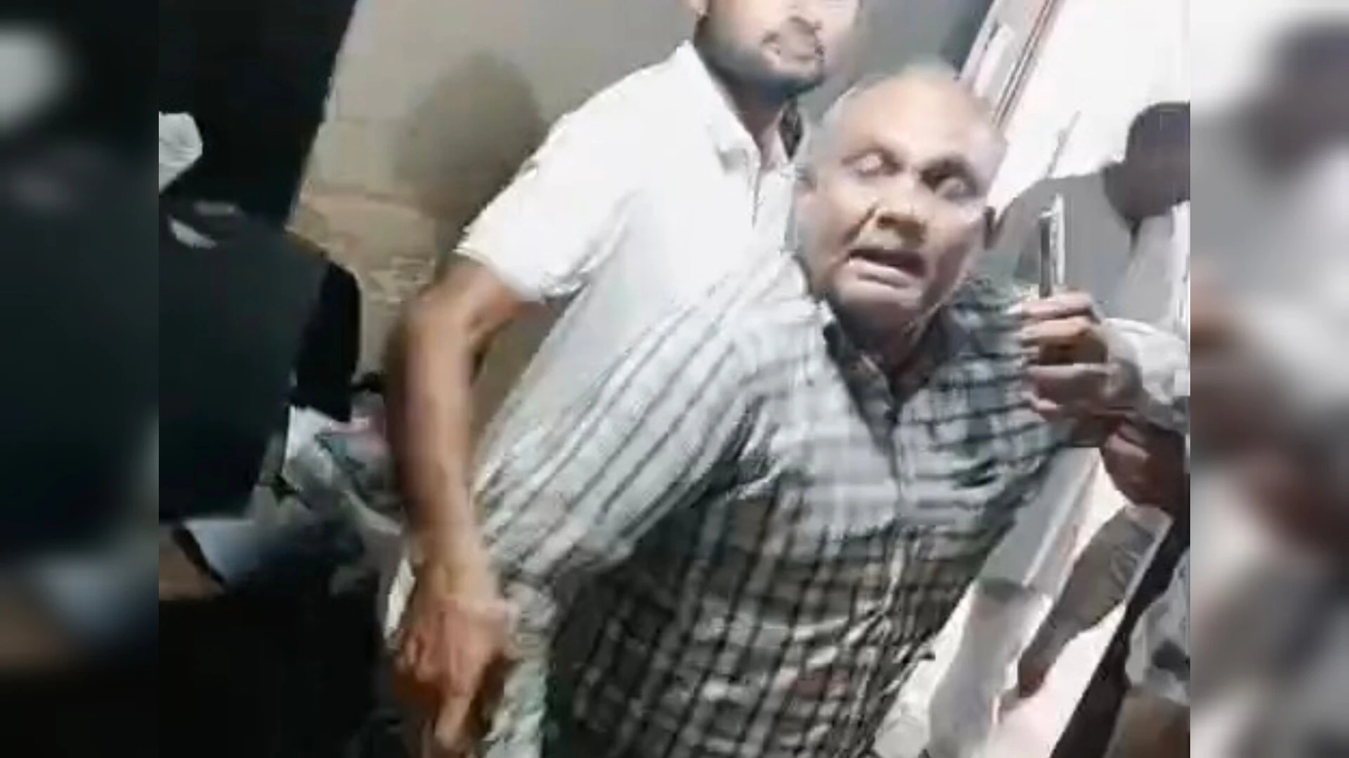 मुजफ्फरनगर: वायरल वीडियो के बाद चकबंदी विभाग पर भड़के किसान, 22 जून को घेराव का ऐलान