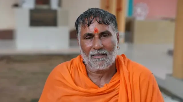 बारात से लौट रहे युवकों पर हमले का आरोप, स्वामी यशवीर महाराज ने दी पंचायत की चेतावनी