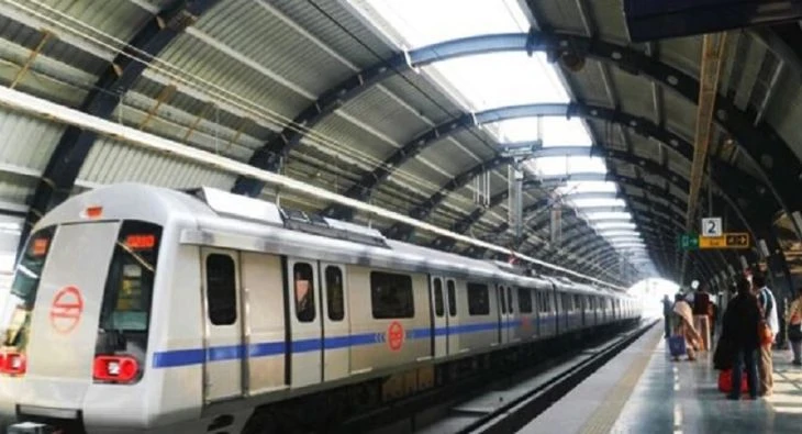 दिल्ली हाईकोर्ट का अहम फैसला, मेट्रो में राजनीतिक विज्ञापन रहेंगे बंद