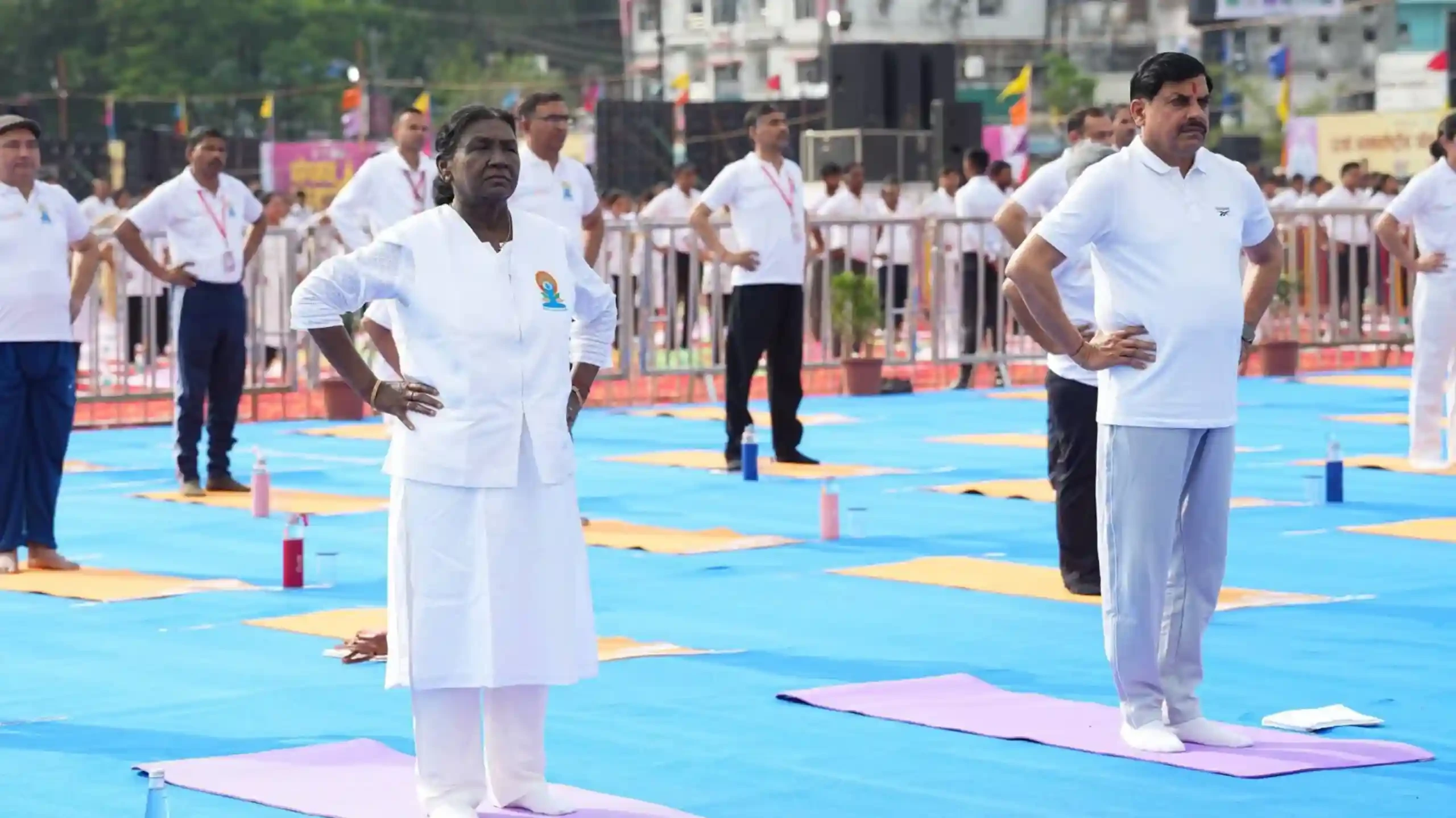 राष्ट्रपति द्रौपदी मुर्मु ने जबलपुर में किया योग, सीएम मोहन यादव भी रहे मौजूद