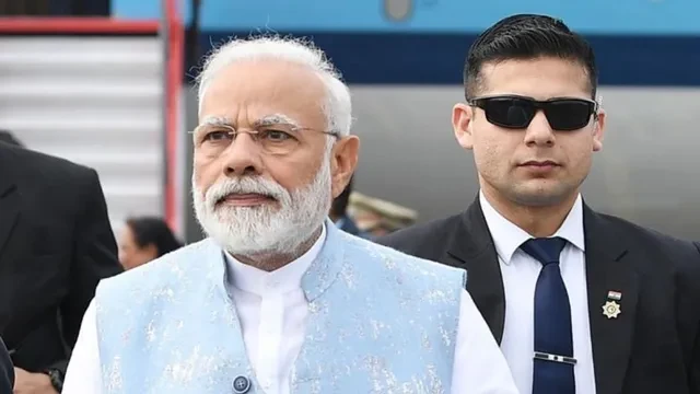 45 मिनट तक दिल्ली एयरपोर्ट पर रुके रहे PM मोदी, NEET एग्जाम की वजह से लिया फैसला