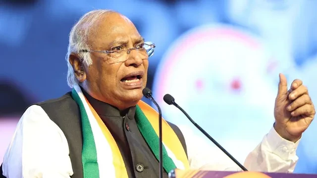 'मोदी भारत को और ट्रंप दुनिया को नुकसान पहुंचा रहे हैं', खरगे का बड़ा हमला