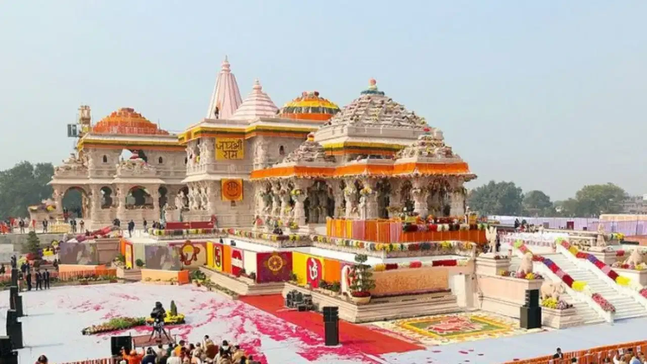 राम मंदिर चढ़ावा विवाद: दान की गिनती से हटाए गए 40 कर्मचारी