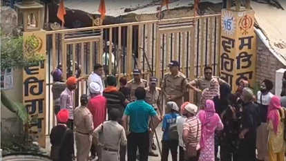 नगरासू गुरुद्वारे में तनाव कम, दो और निहंग नीचे उतरे; अब अंदर बचे चार