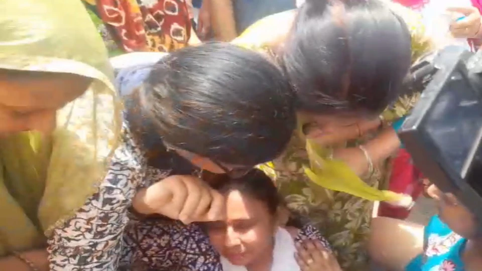 मेरठ: शास्त्री नगर में ध्वस्तीकरण अभियान तीसरे दिन भी जारी, कई जगह विरोध