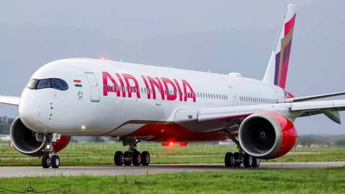 दिल्ली से अमृतसर जा रही एअर इंडिया फ्लाइट पाकिस्तानी हवाई क्षेत्र में पहुंची, मचा हड़कंप