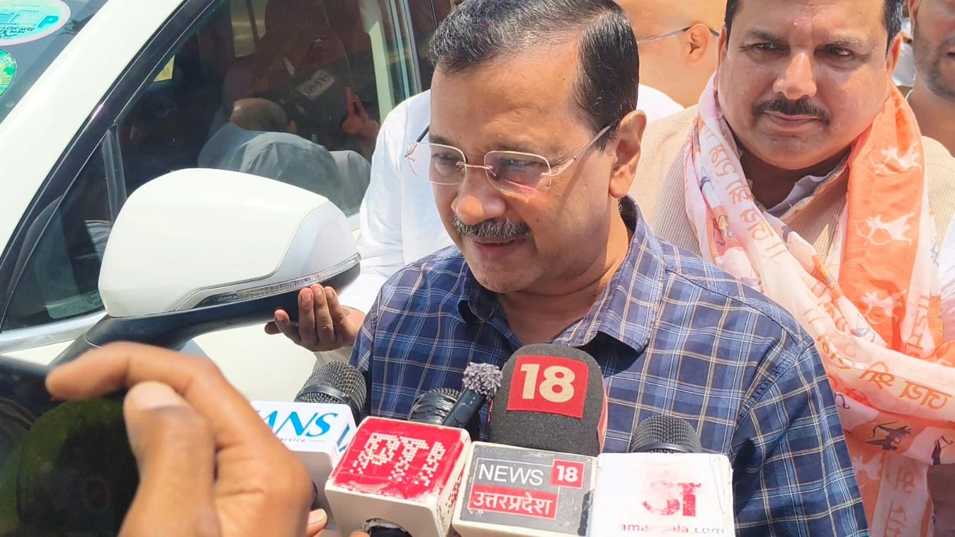 अरविंद केजरीवाल ने अयोध्या में किए रामलला के दर्शन, बोले- सौभाग्य का क्षण
