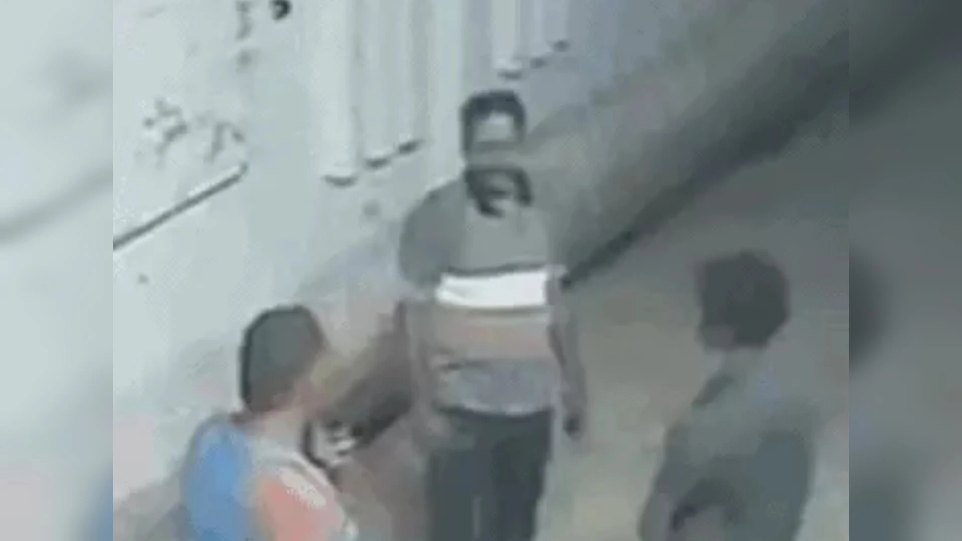 मुजफ्फरनगर: बिहारी मजदूर से मारपीट का वीडियो वायरल, पुलिस ने आरोपी को पकड़ा