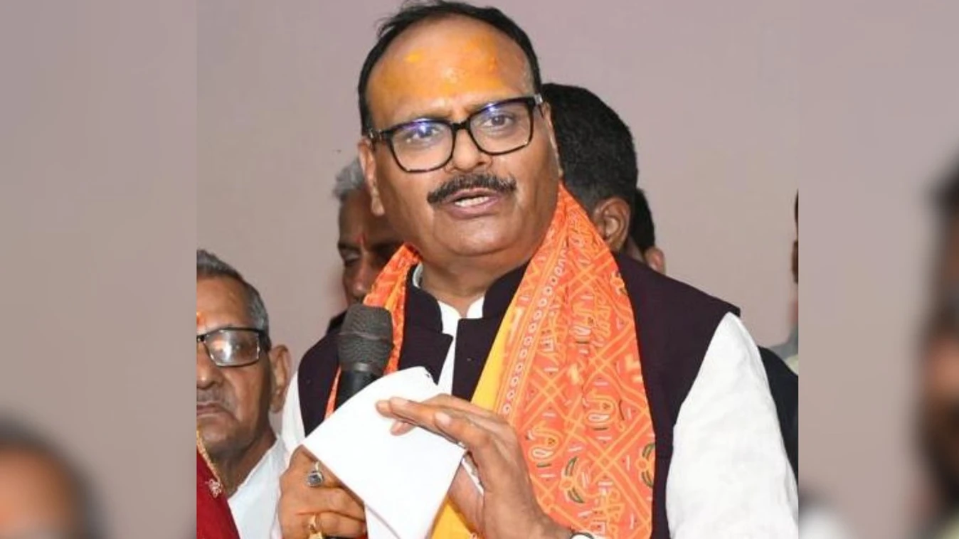 'अयोध्या को बदनाम करने की साजिश, सनातन को कमजोर करना चाहते हैं विरोधी': ब्रजेश पाठक