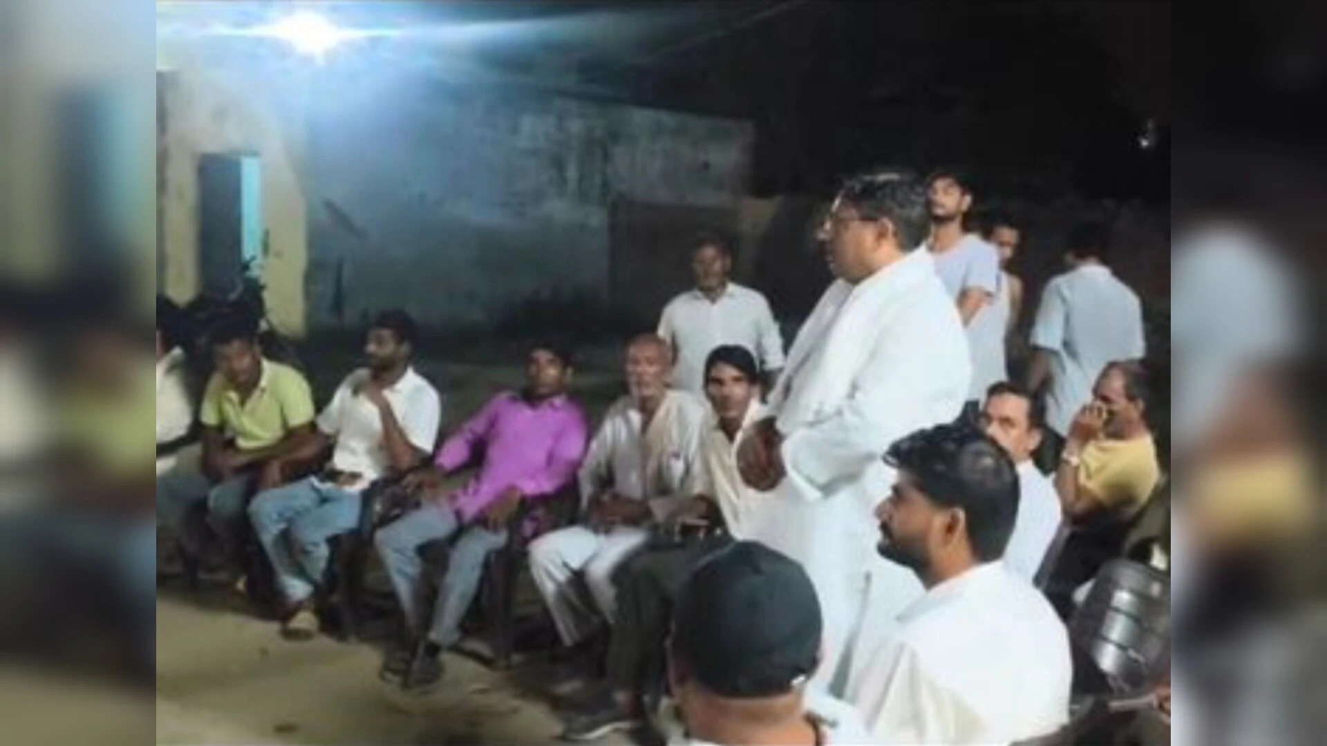 मुजफ्फरनगर: पावटी खुर्द में शराब ठेके के विरोध में महिलाओं का देर रात तक धरना