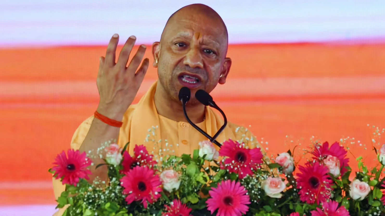 हाथरस में सीएम योगी का सपा पर हमला, बोले– अयोध्या पर बोलने से पहले इतिहास देखें