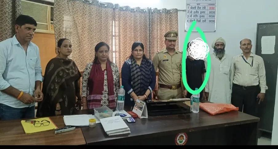 मुजफ्फरनगर: बंधुआ मजदूरी से मुक्त 13 वर्षीय बच्चा घर लौटा, पिता हुए भावुक