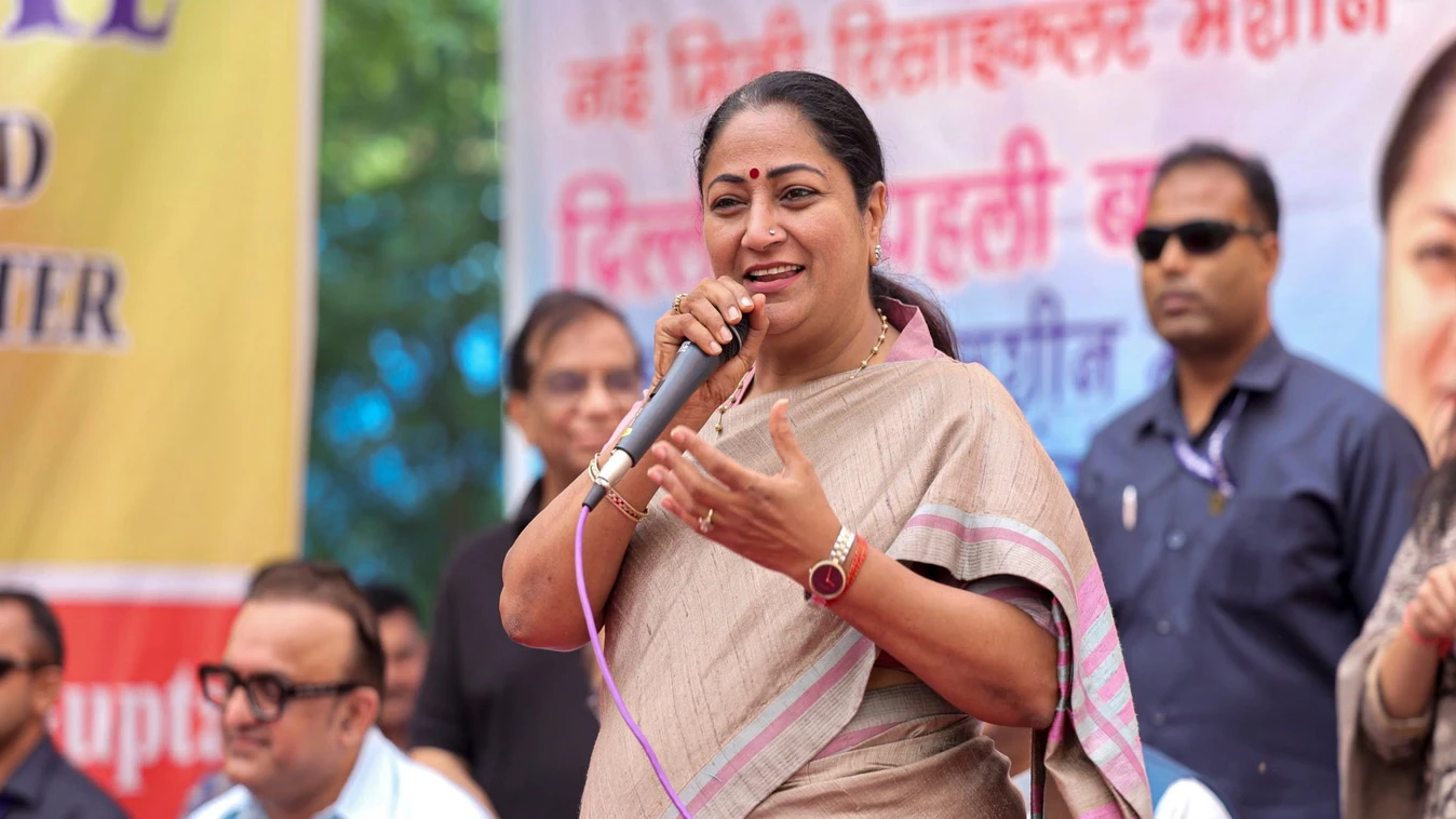 दिल्ली में ई-ऑफिस से बदला सरकारी कामकाज, लाखों फाइलों का हुआ डिजिटल निपटारा