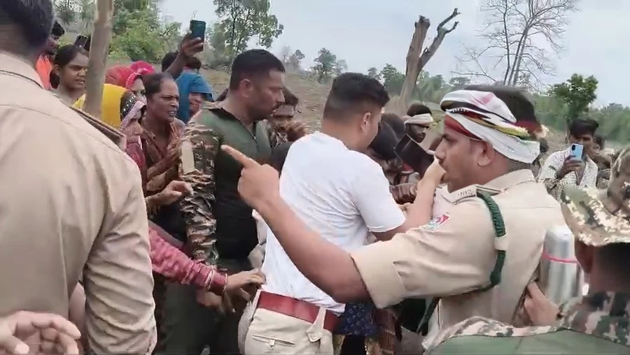 मध्य प्रदेश के खंडवा में अतिक्रमणकारियों का वनकर्मियों पर हमला, 10 से अधिक घायल