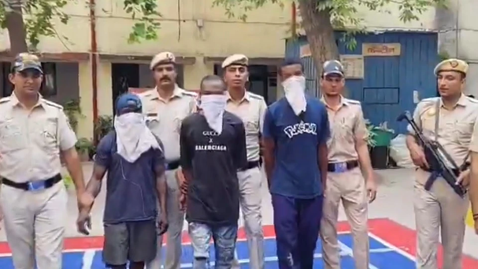 दिल्ली: पुलिस ने अंतरराष्ट्रीय ड्रग रैकेट का किया भंडाफोड़, 3 गिरफ्तार