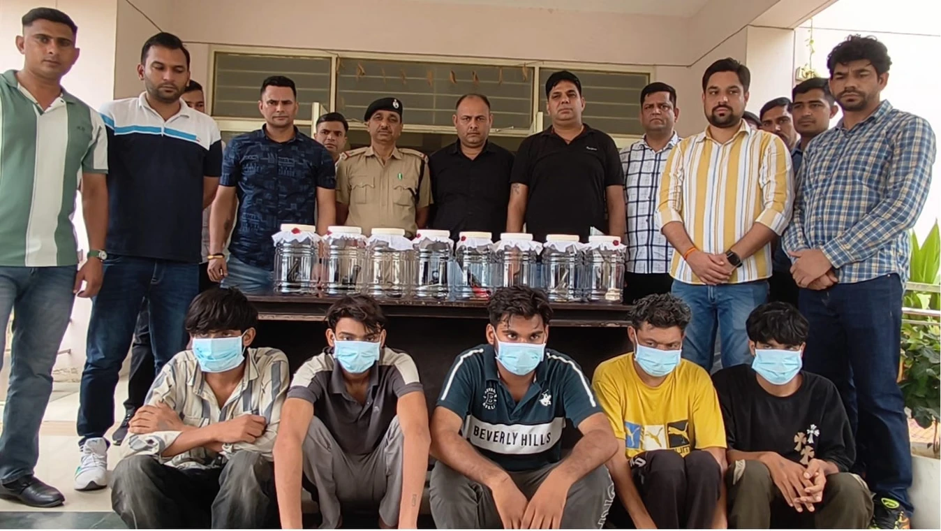 कुटेल बाईपास पर पुलिस का बड़ा एक्शन, 5 बदमाश गिरफ्तार