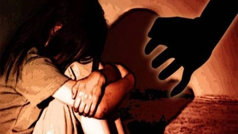 हापुड़: पहले की नाबालिग से छेड़छाड़, विरोध करने पर चार हैवानों ने पिला दिया तेजाब